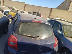 Foto de GUARNECIDO PORTON TRASERO RENAULT CLIO III 1.5 dCi Diesel CAT (86 CV / 63 KW)