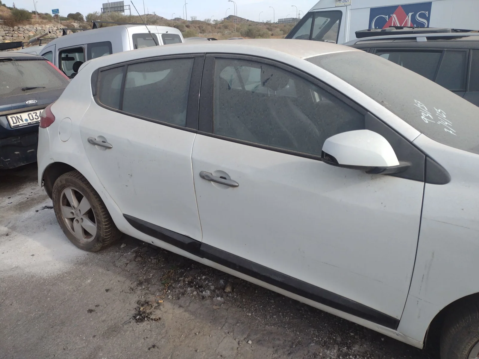 Foto de PUERTA TRASERA DERECHA RENAULT MEGANE III BERLINA 5P 2.0 16V (140 CV / 103 KW) referencia 821006014R