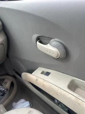 Foto de MANETA INTERIOR DELANTERA DERECHA NISSAN MICRA (K12E) 1.2 CAT (65 CV / 48 KW) referencia 80670BG00C