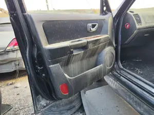 Foto de GUARNECIDO PUERTA DELANTERA IZQUIERDA HYUNDAI TERRACAN (HP) 2.9 CRDi CAT (150 CV / 110 KW) referencia 82301-H1030BF