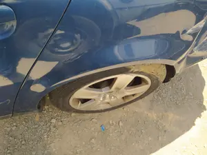 Foto de PASO RUEDA TRASERO IZQUIERDO AUDI A4 BERLINA (8E) 2.5 V6 24V TDI (180 CV / 132 KW) referencia 8E0810171E