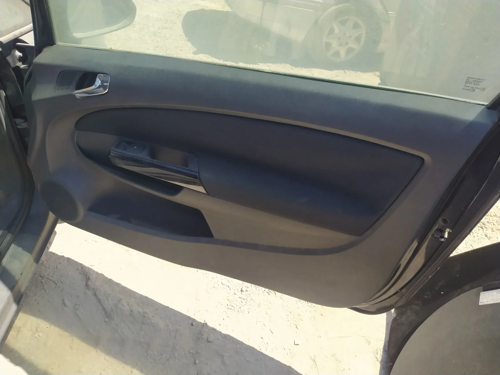 Foto de MANETA INTERIOR DELANTERA DERECHA OPEL CORSA D 1.2 16V CAT (Z 12 XEP / LB4) (80 CV / 59 KW)