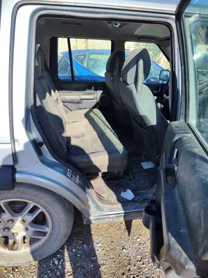 Foto de GOMAS CONTORNO PUERTA LAND ROVER DISCOVERY 2.7 Td V6 CAT (190 CV / 140 KW)