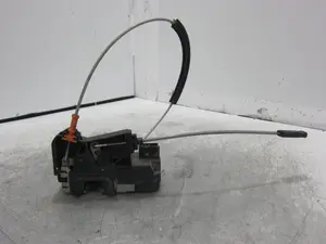 Foto de CERRADURA PUERTA DELANTERA DERECHA OPEL MERIVA 1.4 16V (90 CV / 66 KW) referencia 13154792