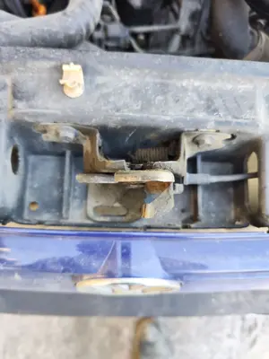 Foto de CERRADURA CAPO VOLKSWAGEN GOLF III (1H1)(11.1991) 1.9 TDI (110 CV / 81 KW) referencia 1H0823509B