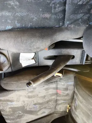 Foto de PALANCA FRENO VOLKSWAGEN GOLF III (1H1)(11.1991) 1.9 TDI (110 CV / 81 KW) referencia 1E0711303  FKZ