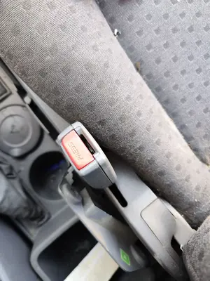 Foto de PRETENSOR AIRBAG DERECHO KIA CARENS (RS) 1.8 16V CAT (126 CV / 93 KW)