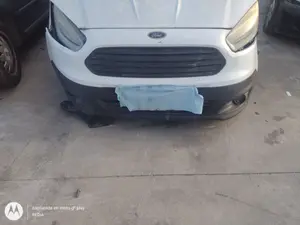 Foto de REFUERZO PARAGOLPES DELANTERO FORD TRANSIT COURIER (C4A) 1.5 TDCi CAT (95 CV / 70 KW)
