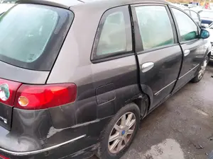 Foto de LUNA CUSTODIA TRASERA DERECHA FIAT CROMA (194) 1.9 JTD 16V CAT (150 CV / 110 KW)