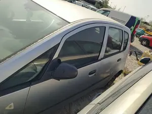 Foto de LUNA TRASERA IZQUIERDA MITSUBISHI COLT CZ3 BERL. 5 (Z30A) 1.1 CAT (75 CV / 55 KW) referencia MN152031