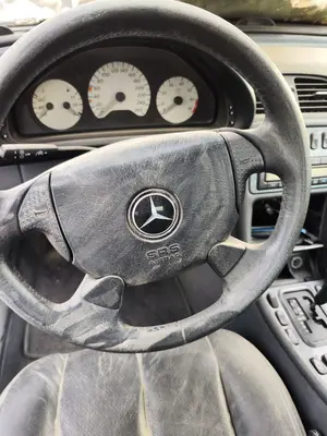 Foto de AIRBAG DELANTERO IZQUIERDO MERCEDES-BENZ CLK (BM 208) CABRIO 3.2 V6 18V CAT (218 CV / 160 KW) referencia A1704600598 9C01