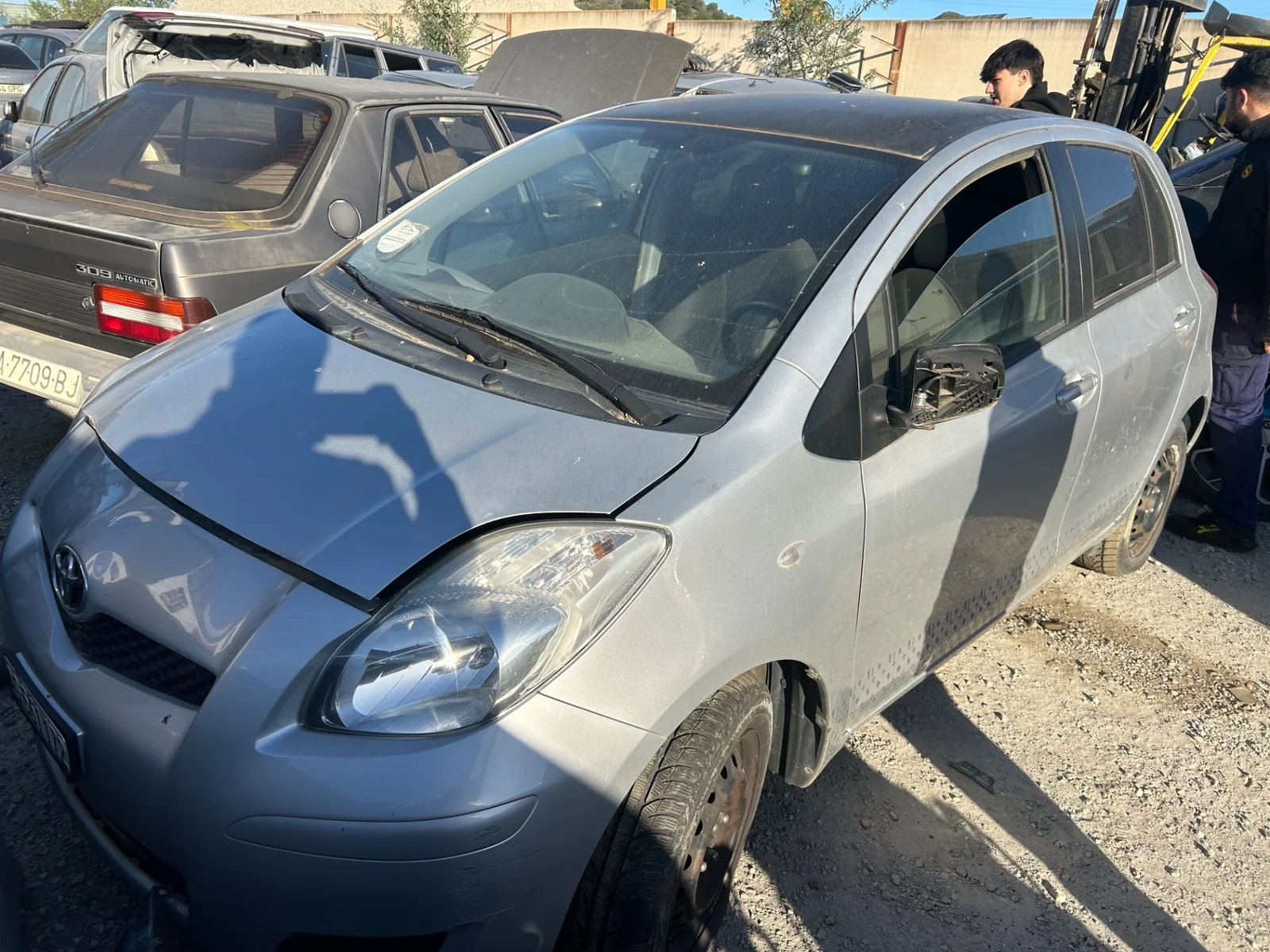 Foto de PANEL FRONTAL TOYOTA YARIS (KSP9/SCP9/NLP9) 1.3 16V CAT (101 CV / 74 KW)