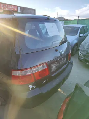 Foto de PORTON TRASERO KIA CARENS (RS) 2.0 Turbodiesel CAT (113 CV / 83 KW) referencia 0K2JA62020