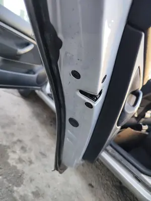 Foto de CERRADURA PUERTA TRASERA IZQUIERDA VOLKSWAGEN GOLF IV BERLINA (1J1)(10.1997) 1.9 TDI (131 CV / 96 KW) referencia 3B4839016AL