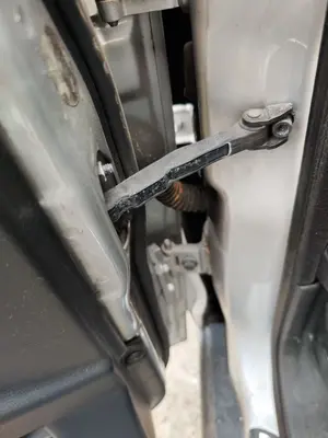 Foto de RETENEDOR PUERTA VOLVO S80 BERLINA 2.4 CAT (140 CV / 103 KW) referencia 6810966