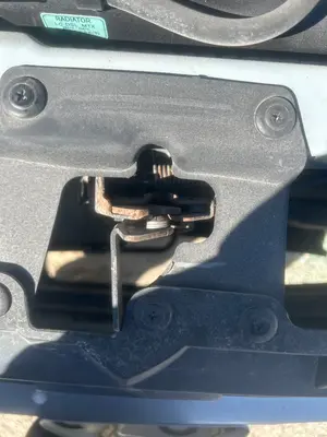 Foto de CERRADURA CAPO HYUNDAI ACCENT (LC) 1.5 CRDi CAT (82 CV / 60 KW) referencia 81130-25010