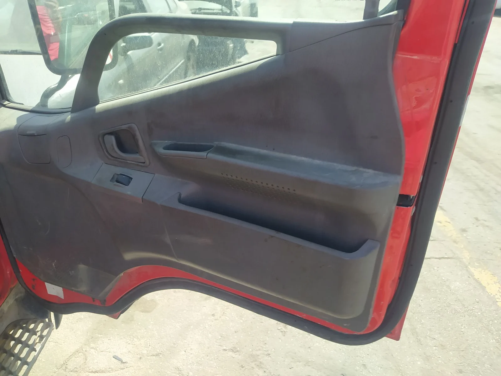 Foto de GUARNECIDO PUERTA DELANTERA DERECHA MITSUBISHI CANTER 3.0 Diesel (125 CV / 92 KW)