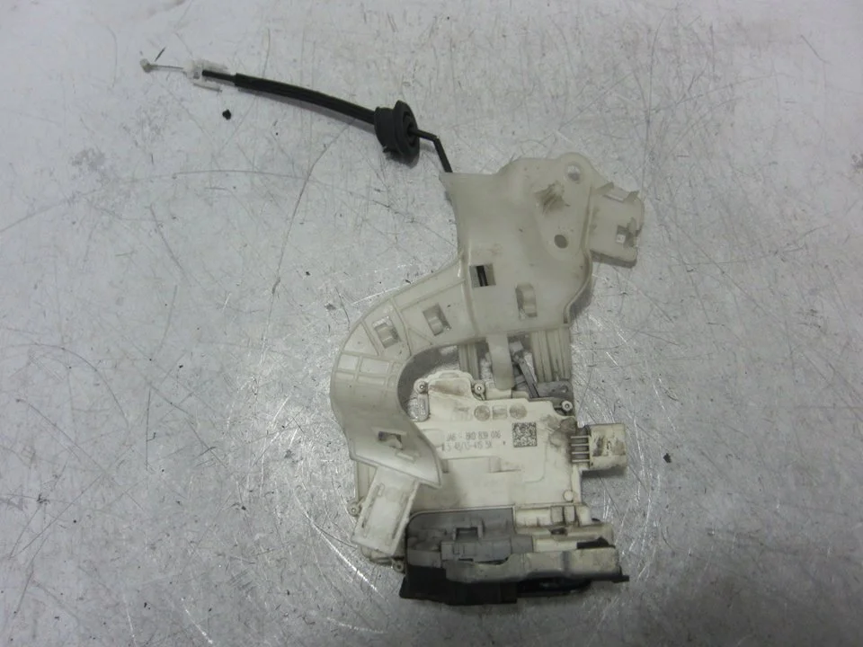 Foto de CERRADURA PUERTA TRASERA DERECHA PORSCHE CAYENNE (TIPO 92A) referencia 8K0839016