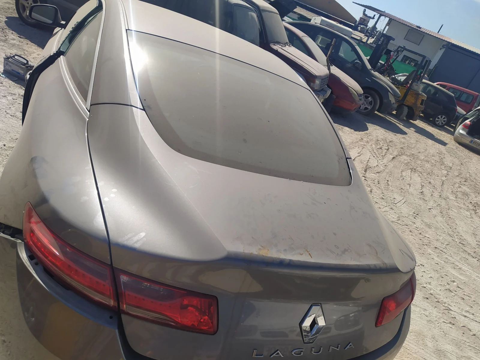 Foto de LUZ CENTRAL DE FRENO RENAULT LAGUNA III COUPE 2.0 dCi Diesel FAP (150 CV / 110 KW)