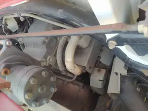 Foto de CAJA RELES / FUSIBLES MITSUBISHI CANTER 3.0 Diesel (125 CV / 92 KW)