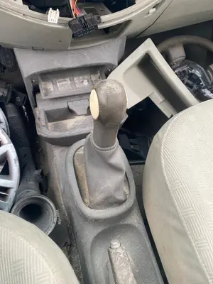 Foto de PALANCA CAMBIO NISSAN MICRA (K12E) 1.2 CAT (65 CV / 48 KW) referencia 34108BC00A