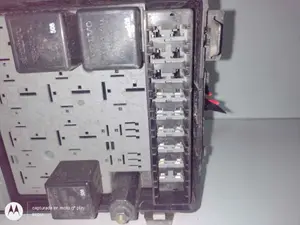 Foto de CAJA RELES / FUSIBLES VOLVO S80 BERLINA 2.5 Turbodiesel (140 CV / 103 KW) referencia 9168986 foto 6