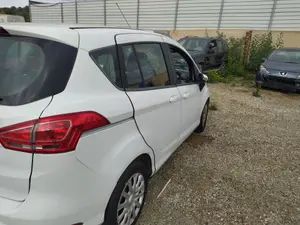 Foto de BIELETA ESTABILIZADORA TRASERA DERECHA FORD B-MAX (CB2) 1.5 TDCi CAT (95 CV / 70 KW)