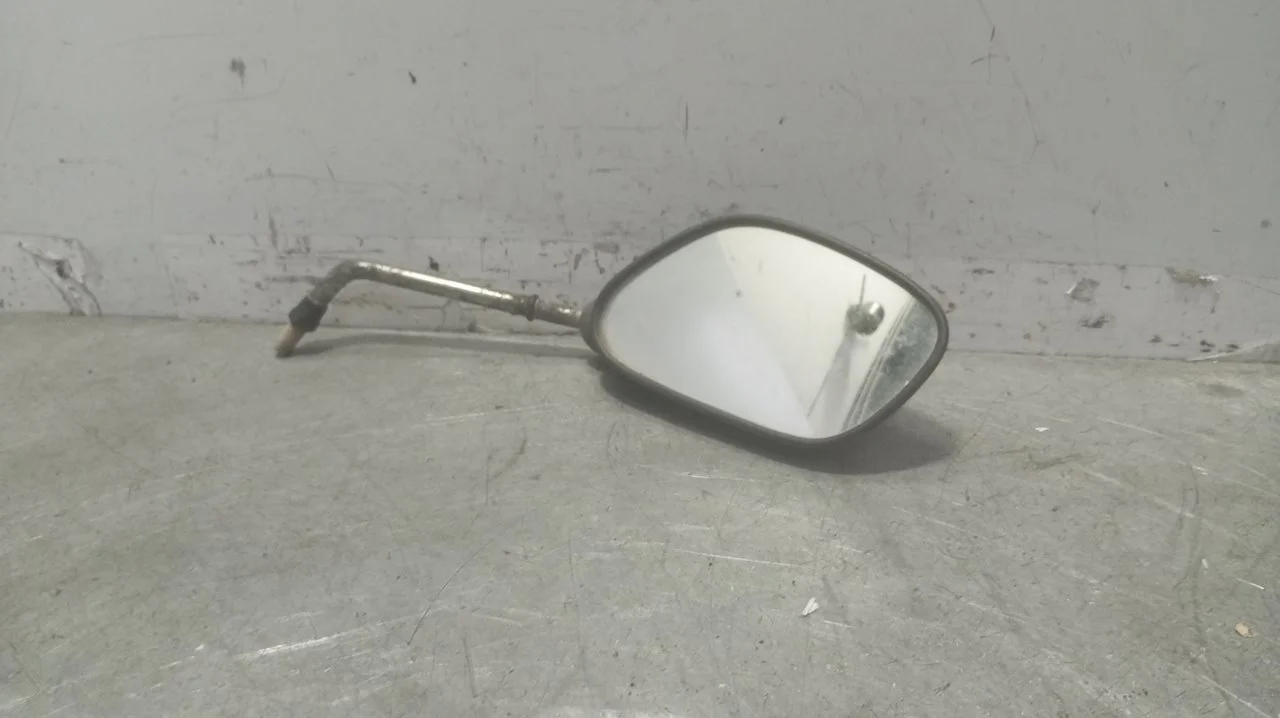 Foto de RETROVISOR DERECHO YAMAHA X-MAX 125 125 cm3 - 10.36 kW (0 CV / 0 KW) referencia E91005