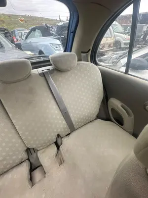 Foto de ASIENTOS TRASERO IZQUIERDO NISSAN MICRA (K12E) 1.2 CAT (65 CV / 48 KW)