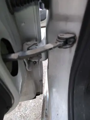 Foto de RETENEDOR PUERTA CITROEN C4 BERLINA 1.6 16V HDi FAP (109 CV / 80 KW)