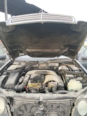 Foto de CAPO MERCEDES-BENZ CLASE E (BM 210) BERLINA referencia A210880035728