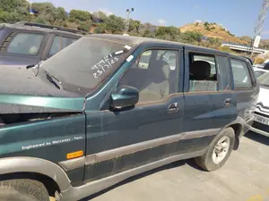 Foto de LUNA TRASERA IZQUIERDA SSANGYONG MUSSO 2.9 Turbodiesel CAT (120 CV / 88 KW)