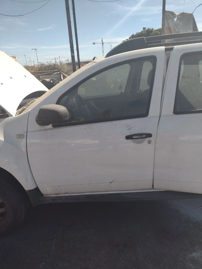 Foto de PUERTA DELANTERA IZQUIERDA DACIA DUSTER I 1.5 dCi Diesel CAT (86 CV / 63 KW) referencia 801015127R