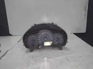 Foto de CUADRO INSTRUMENTOS TOYOTA YARIS (P13) 1.5 16V CAT (Híbrido) (75 CV / 55 KW) referencia 838000DT70