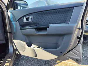 Foto de GUARNECIDO PUERTA DELANTERA DERECHA KIA CARENS (RS) 1.8 16V CAT (126 CV / 93 KW) referencia 0K2JD68420FKZ