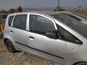 Foto de LUNA CUSTODIA TRASERA DERECHA MITSUBISHI COLT CZ3 BERL. 5 (Z30A) 1.1 CAT (75 CV / 55 KW)