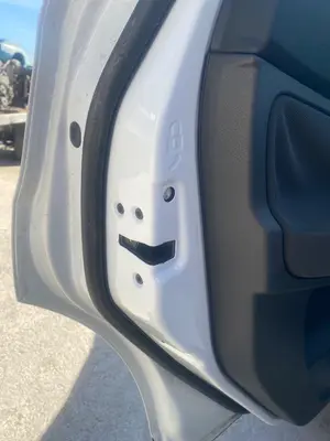 Foto de CERRADURA PUERTA TRASERA IZQUIERDA FORD KUGA (CBV) 2.0 TDCi CAT (136 CV / 100 KW) referencia 1523328