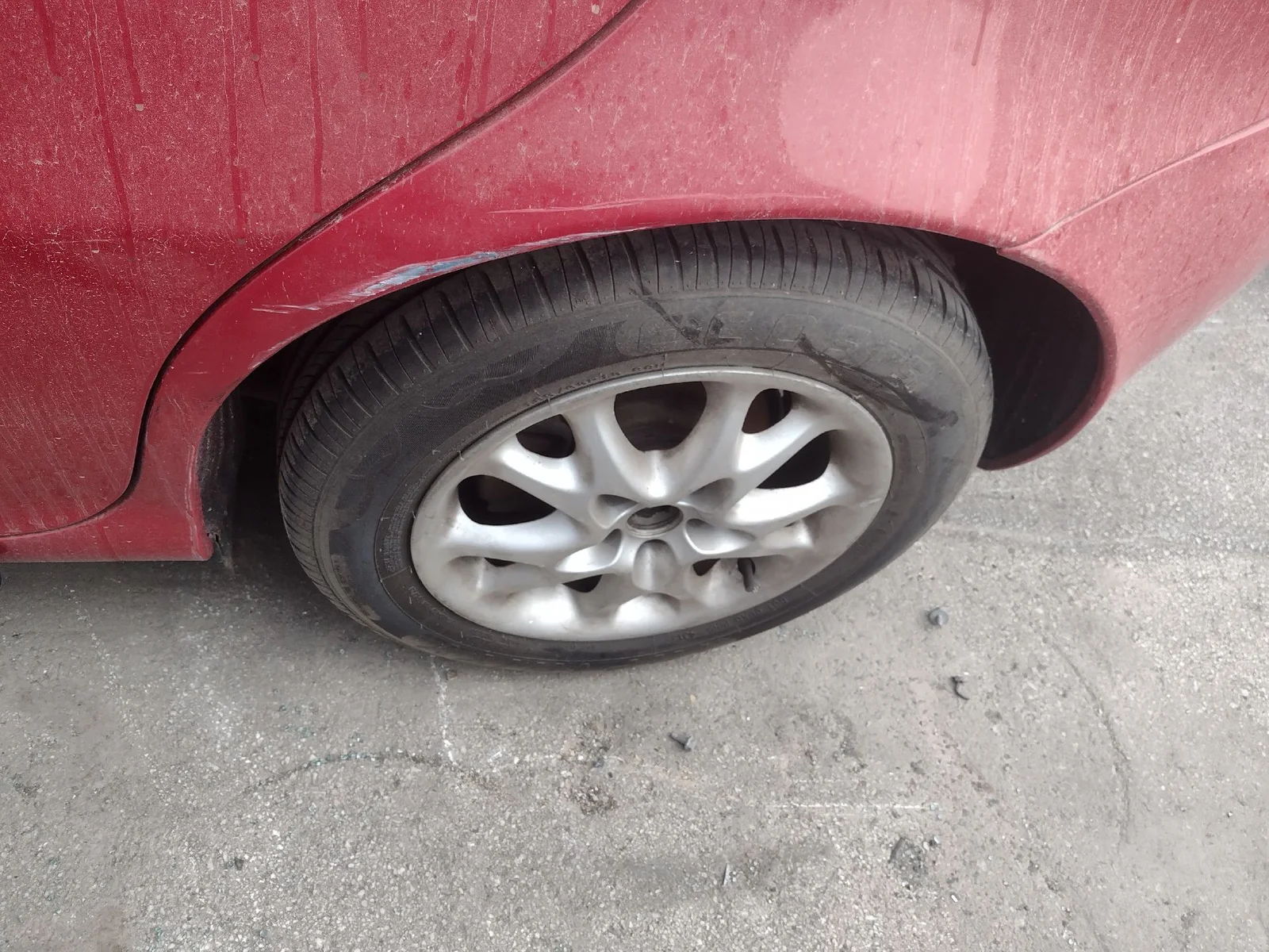 Foto de BRAZO SUSPENSION TRASERO IZQUIERDO ALFA ROMEO 147 (190) 1.6 16V CAT (105 CV / 77 KW) referencia 0060629903