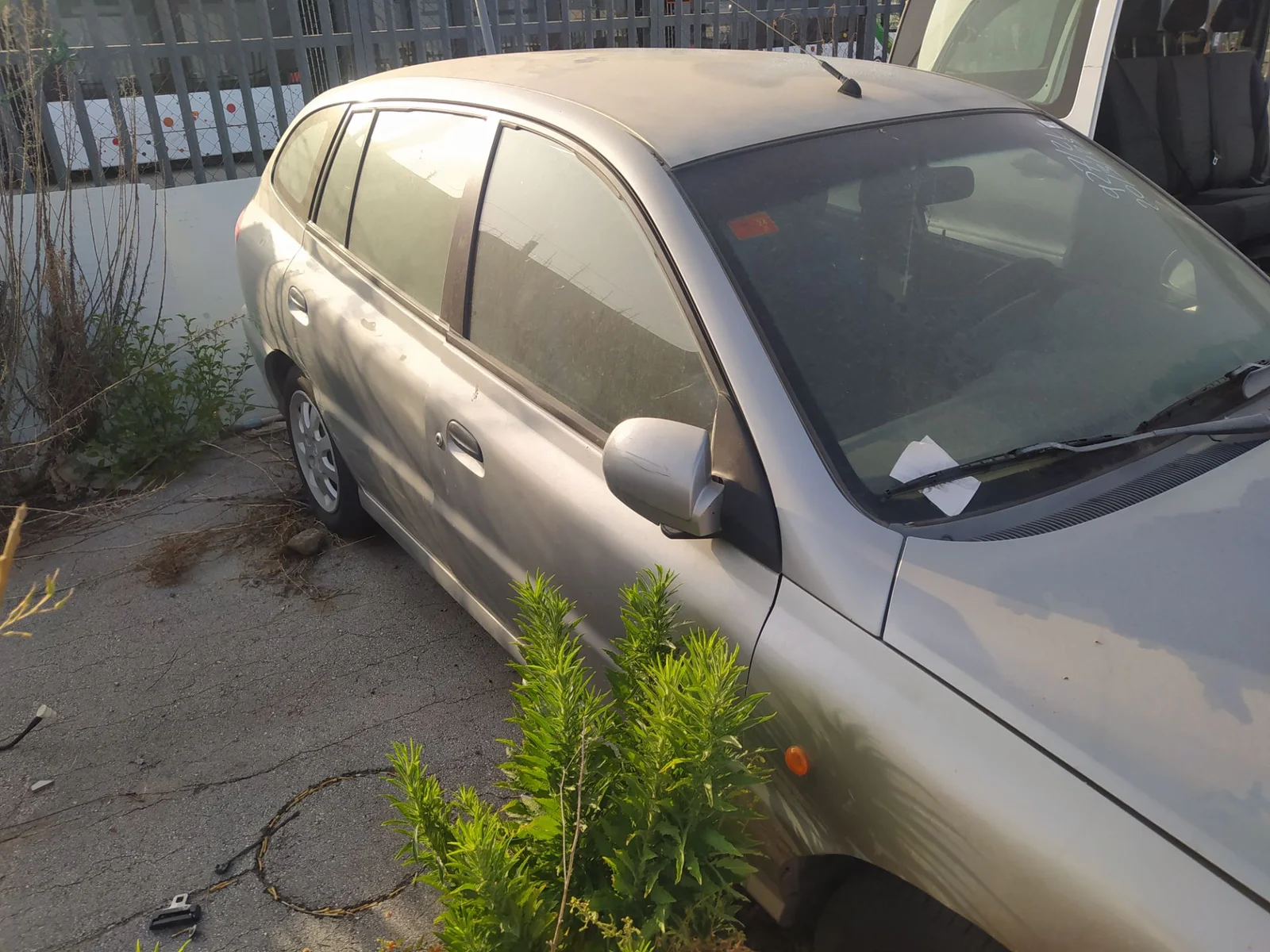 Foto de PUERTA DELANTERA DERECHA KIA RIO (BC) 1.3 CAT (75 CV / 55 KW) referencia 76004FD100
