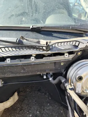 Foto de MOTOR LIMPIA DELANTERO BMW SERIE X3 (E83) 2.0 16V Diesel CAT (150 CV / 110 KW)