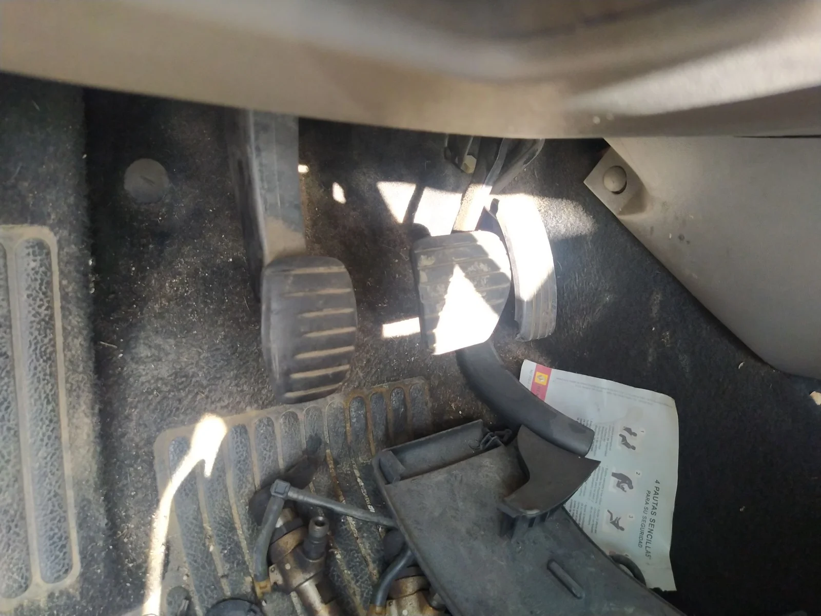 Foto de PEDAL EMBRAGUE RENAULT SCENIC II (JM) 1.5 dCi Diesel (106 CV / 78 KW)