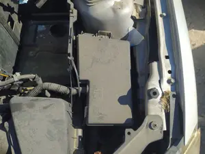 Foto de CAJA RELES / FUSIBLES MAZDA 3 BERLINA (BK) 1.6 CD Diesel CAT (109 CV / 80 KW)