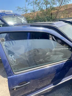 Foto de LUNA DELANTERA DERECHA VOLKSWAGEN POLO III (6N1) 1.4  (60 CV / 44 KW) referencia 6N3845202