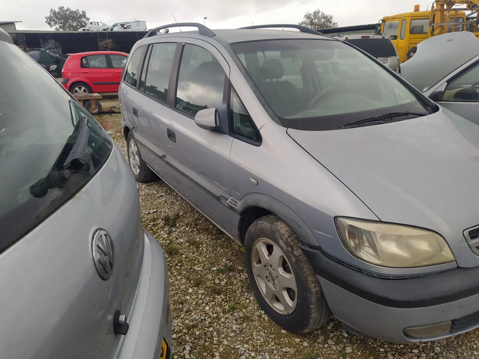 Foto de FARO DERECHO OPEL ZAFIRA A 2.0 DTI (101 CV / 74 KW)