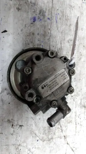Foto de BOMBA DIRECCION PEUGEOT 406 BERLINA (S1/S2) 2.0 HDi (109 CV / 80 KW) referencia 9640830580