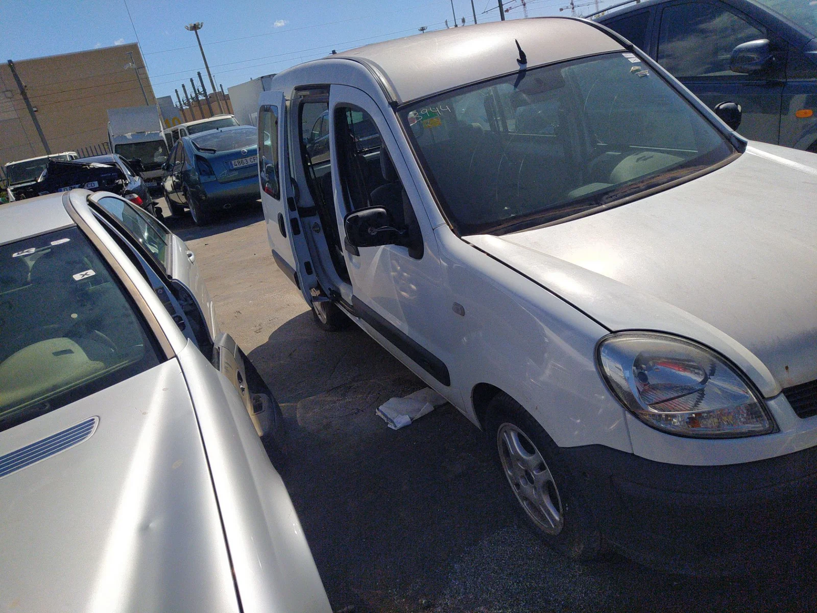 Foto de PASO RUEDA DELANTERO DERECHO RENAULT KANGOO I (F/KC0) 1.5 dCi Diesel (68 CV / 50 KW) referencia 8200156693