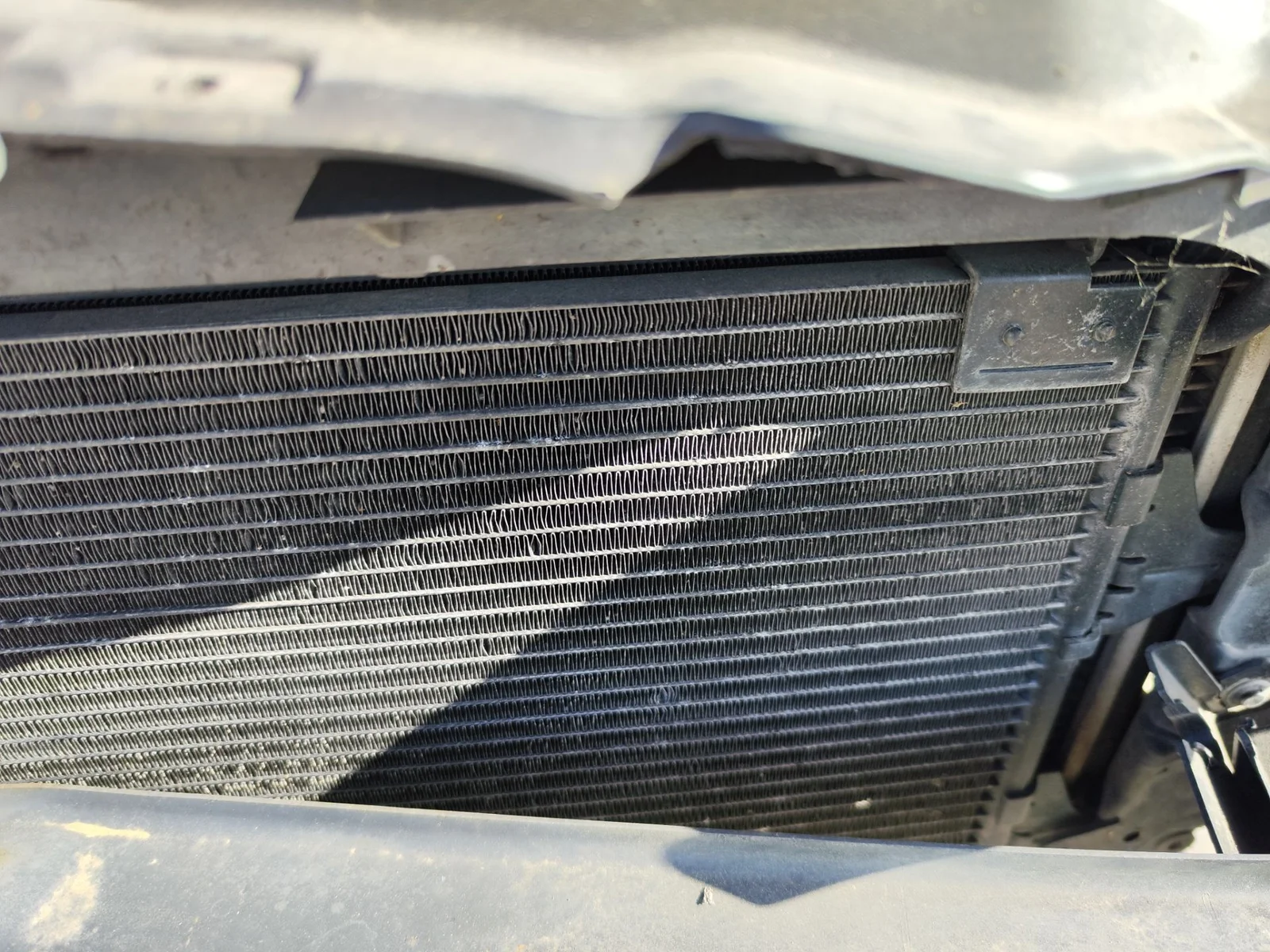 Foto de CONDENSADOR / RADIADOR AIRE ACONDICIONADO SEAT IBIZA (6L1) 1.9 TDI (101 CV / 74 KW)