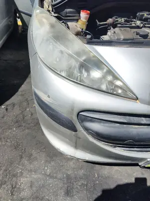 Foto de FARO DERECHO PEUGEOT 207 1.4  (73 CV / 54 KW) referencia 620695