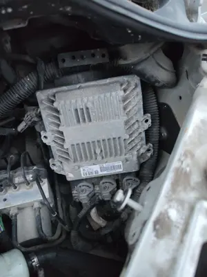 Foto de CENTRALITA MOTOR UCE CITROEN C8 2.0 HDi CAT (RHK / DW10UTED4) (120 CV / 88 KW) referencia 1942GR