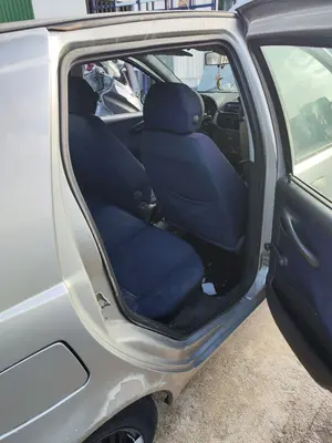 Foto de GOMAS CONTORNO PUERTA FIAT II PUNTO (188) BERLINA 1.2 CAT (60 CV / 44 KW)
